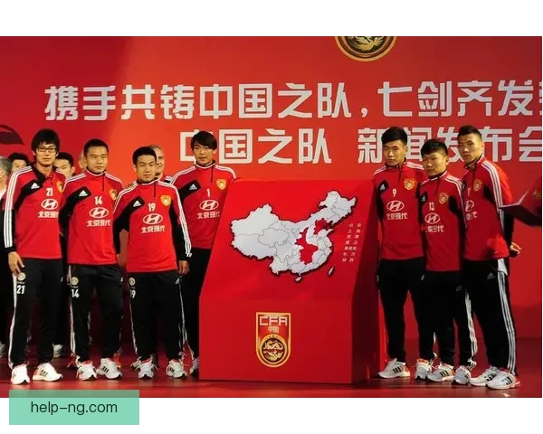 中国足球联赛新赛季即将开启 多支球队引援动作频频备战激烈角逐