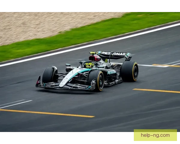 梅赛德斯与红牛激烈对决引燃本赛季F1赛场新高潮