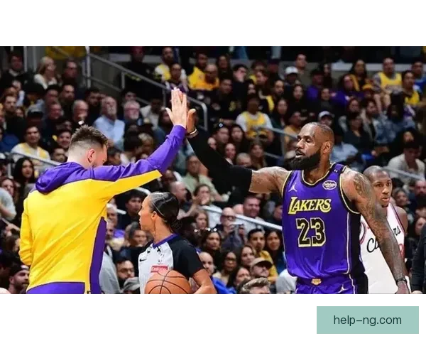 湖人詹姆斯伤情更新引关注球队季后赛前景受考验